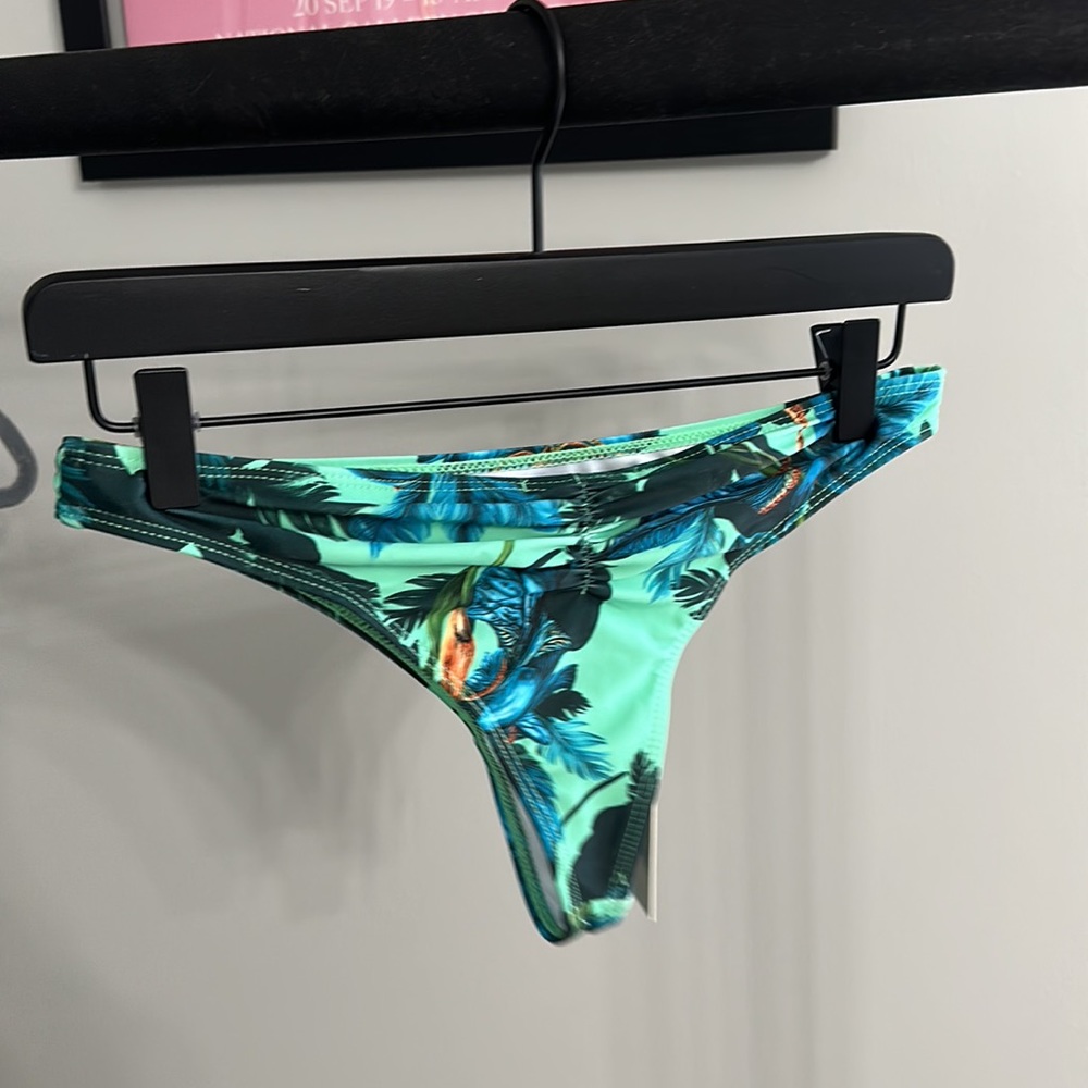 Missguided Jungle Print Cross back Ruched Bikini Swimsuit Top and Bottom Size 4 - Picture 3 of 10